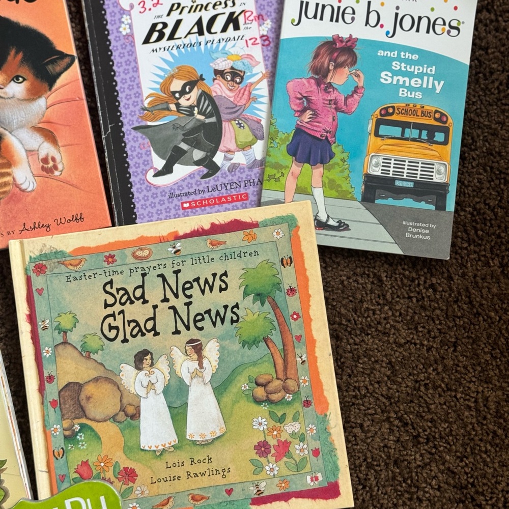 Children's Book Collection - Picture 4 of 5